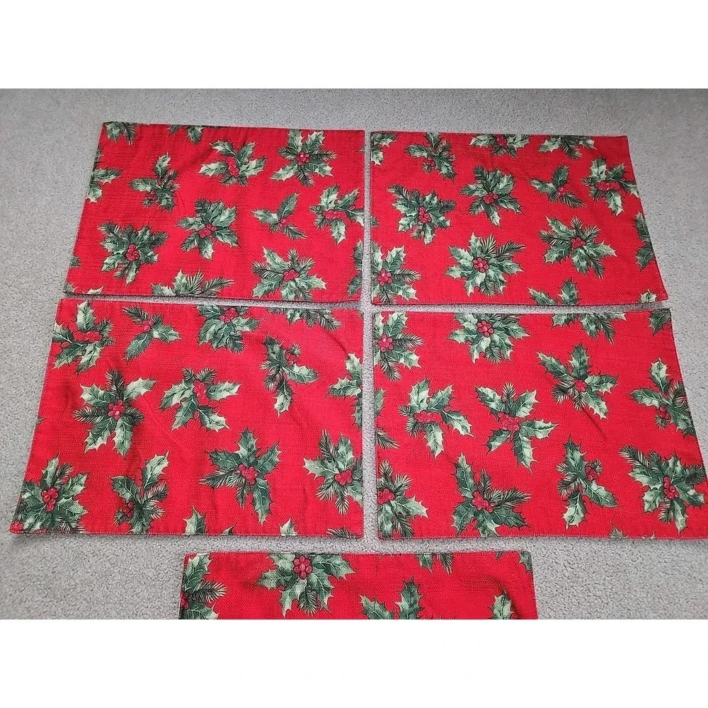 Holiday Placemats St. Nicholas‎ Square Holly Berry Set of 5 Traditional